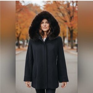 Elegant Black Fur-Trimmed Women's Pea Coat